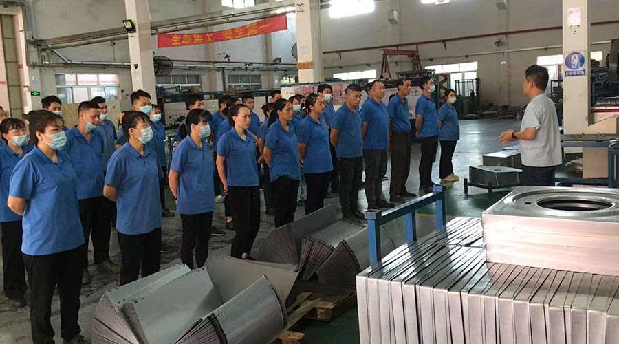 五一放假在即！金環(huán)電器沖壓車間開展早會強(qiáng)調(diào)工作效率